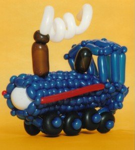 train-balloon-art-big-roast
